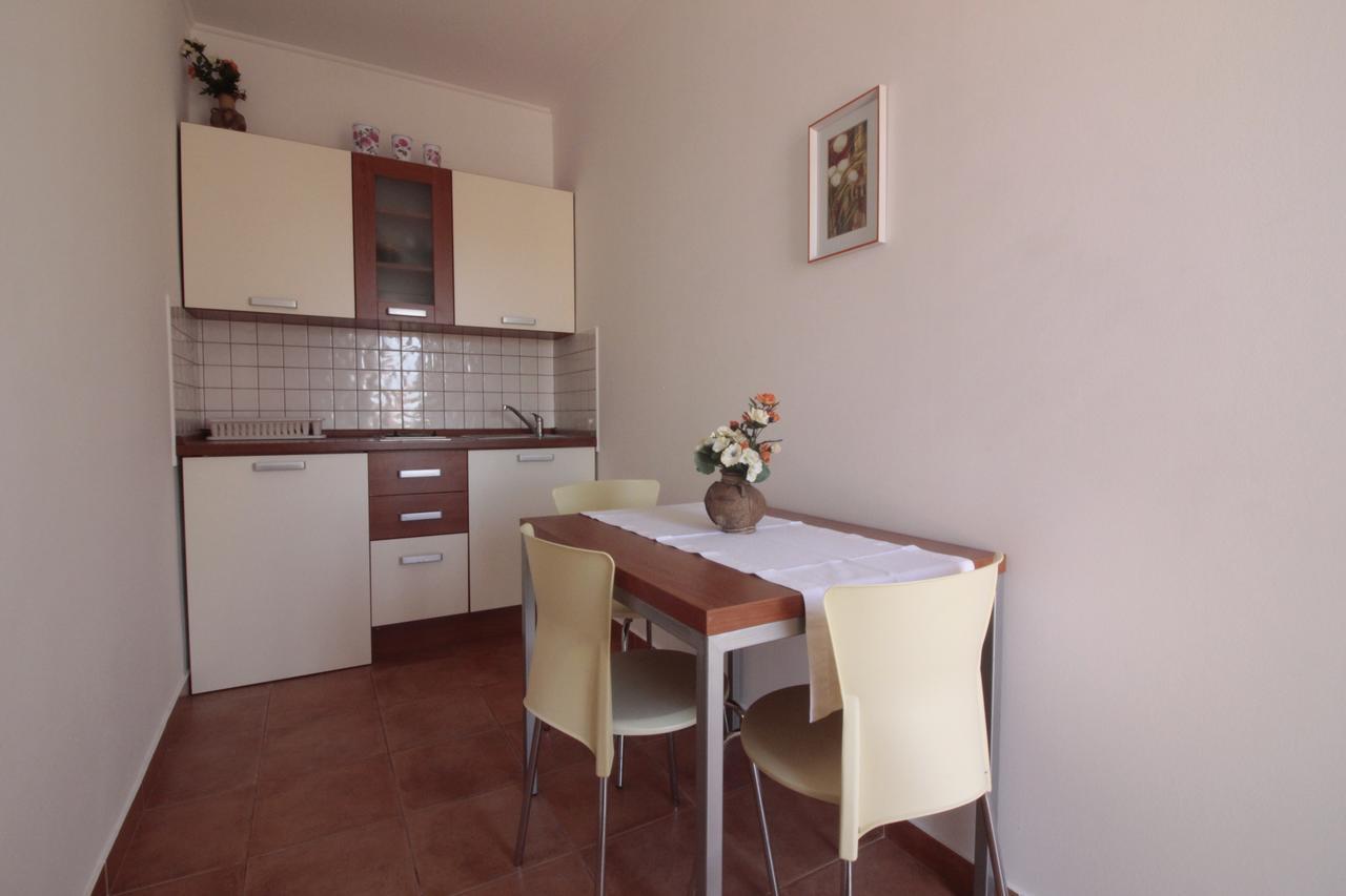 Studios & Rooms Fiesta Новаля Екстериор снимка