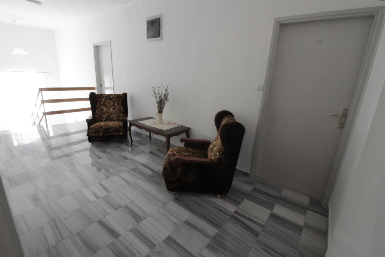 Studios & Rooms Fiesta Новаля Екстериор снимка
