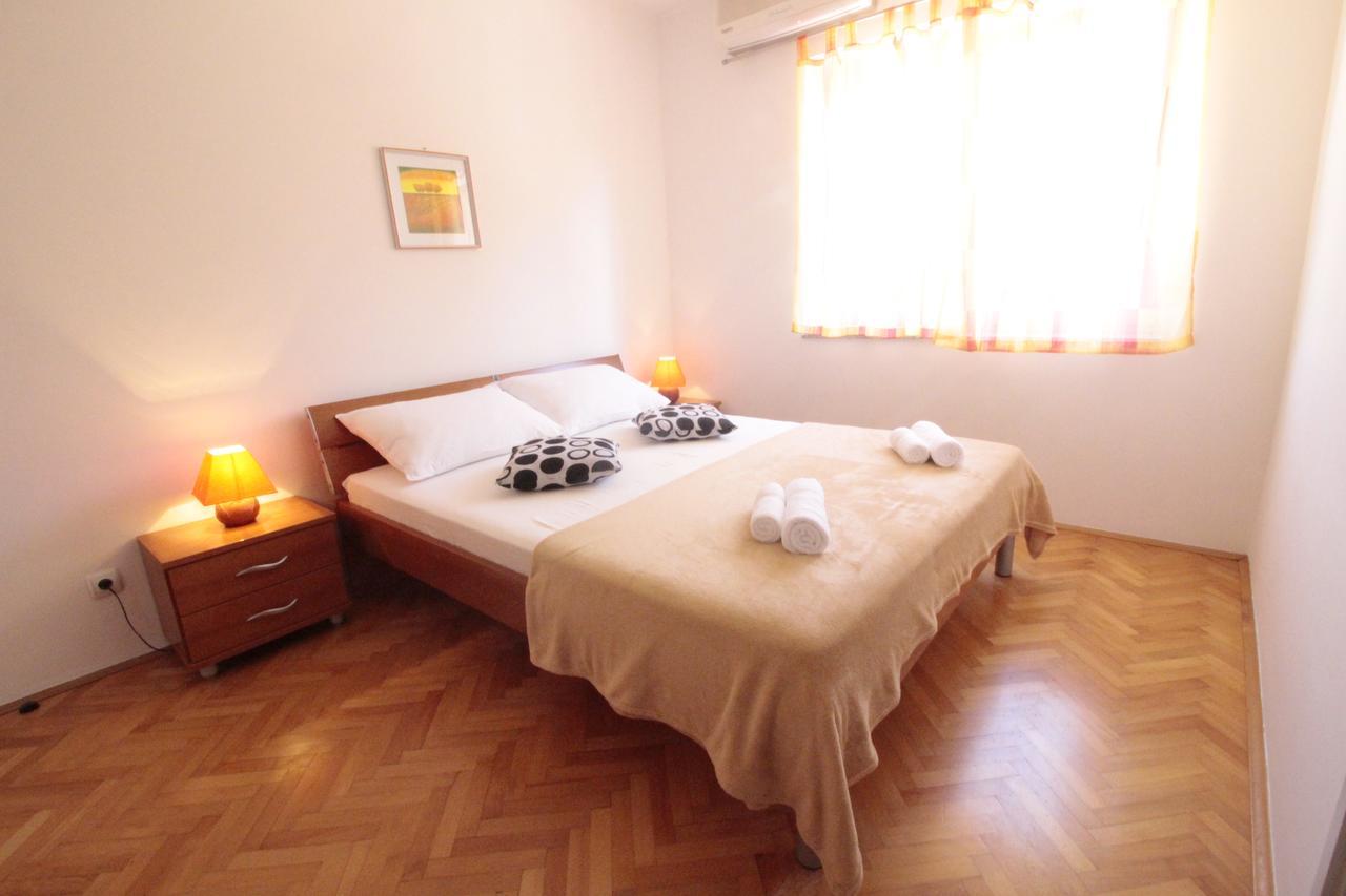 Studios & Rooms Fiesta Новаля Екстериор снимка
