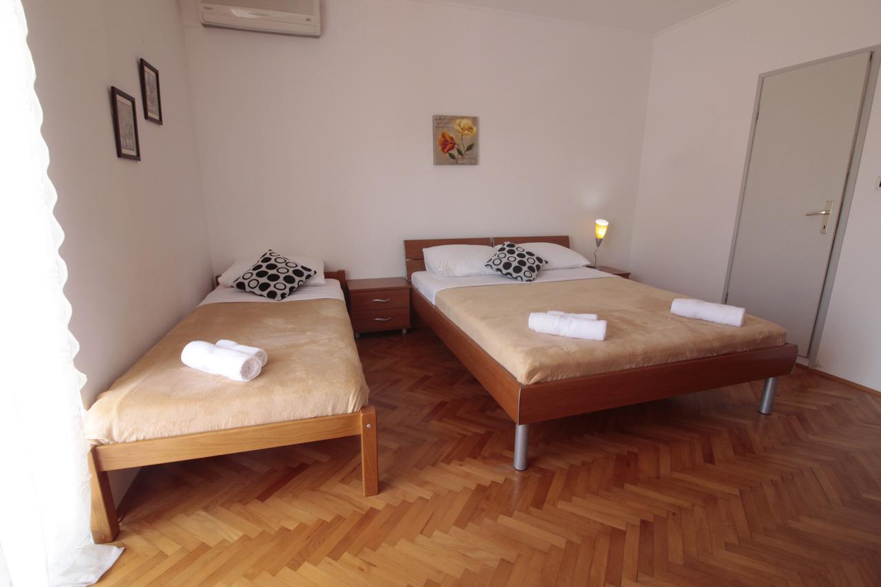 Studios & Rooms Fiesta Новаля Екстериор снимка